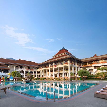 Royal Hotel And Villa Batu Бату Экстерьер фото