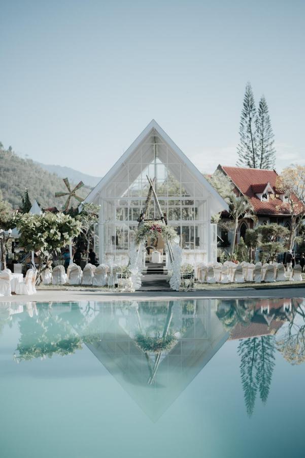 Royal Hotel And Villa Batu Бату Экстерьер фото