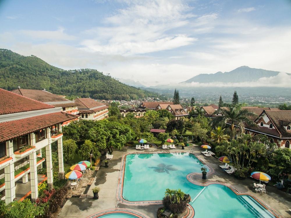 Royal Hotel And Villa Batu Бату Экстерьер фото
