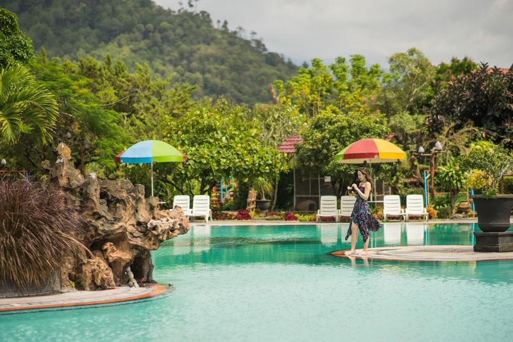 Royal Hotel And Villa Batu Бату Экстерьер фото
