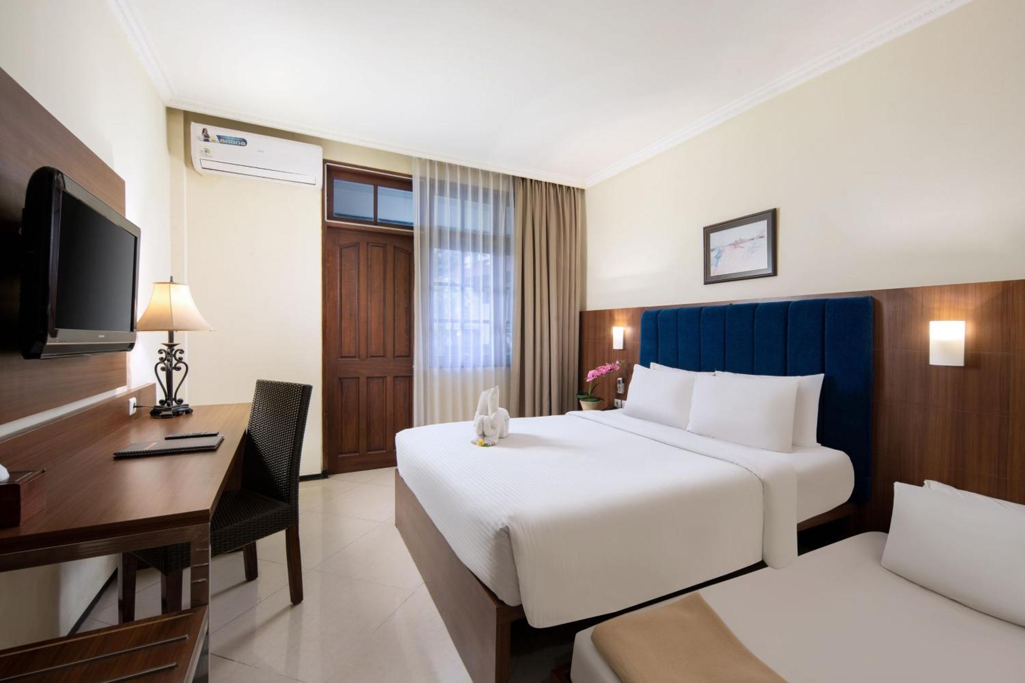 Royal Hotel And Villa Batu Бату Экстерьер фото