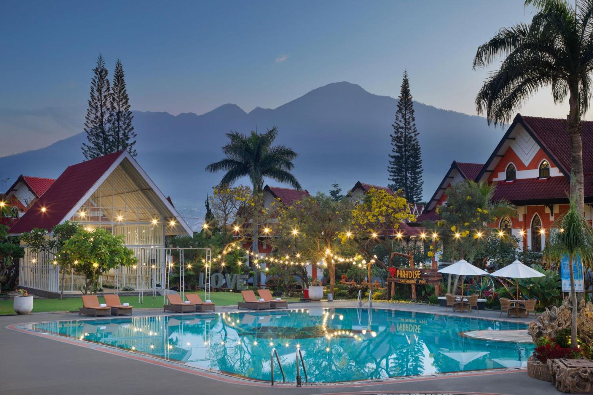 Royal Hotel And Villa Batu Бату Экстерьер фото