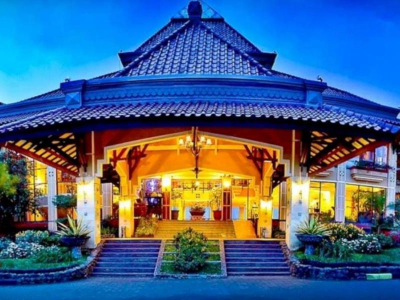 Royal Hotel And Villa Batu Бату Экстерьер фото