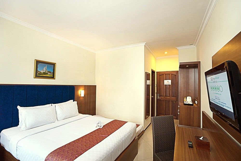 Royal Hotel And Villa Batu Бату Экстерьер фото
